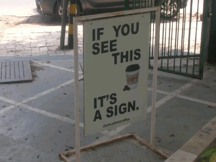 Signage & Sign Makers creative ad: Clever sign pun with direct application