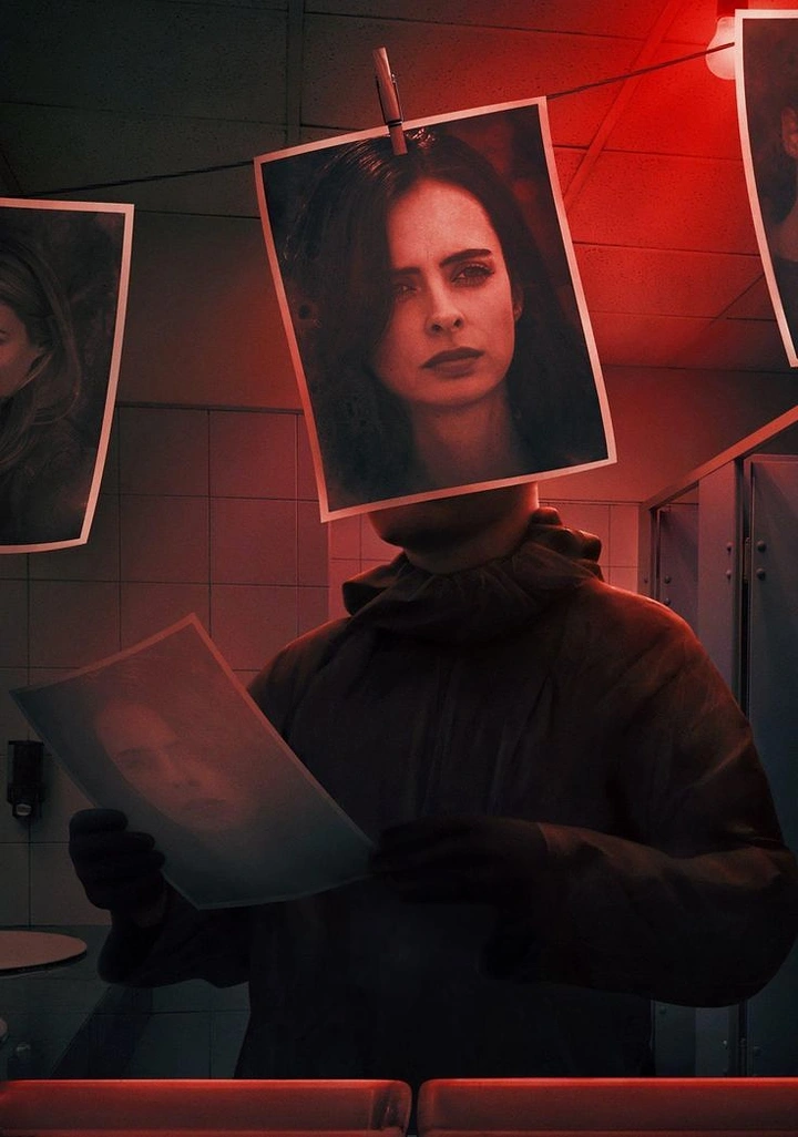 Escape Rooms creative ad: Suspense portrait wall builds mystery narrative
