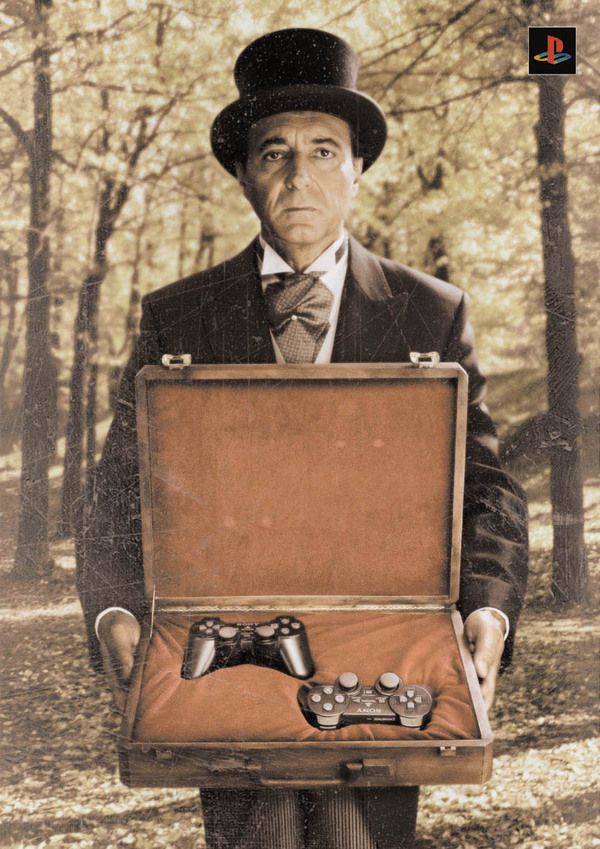 Story: Vintage suitcase conceals game collection