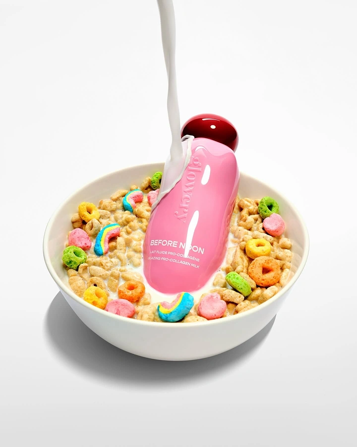 Breakfast Cereals & Oats creative ad: Oversized bottle creates playful cereal pour