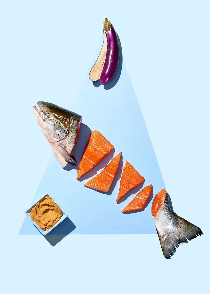 Seafood Restaurants creative ad: Fish transforms into floating sushi pieces