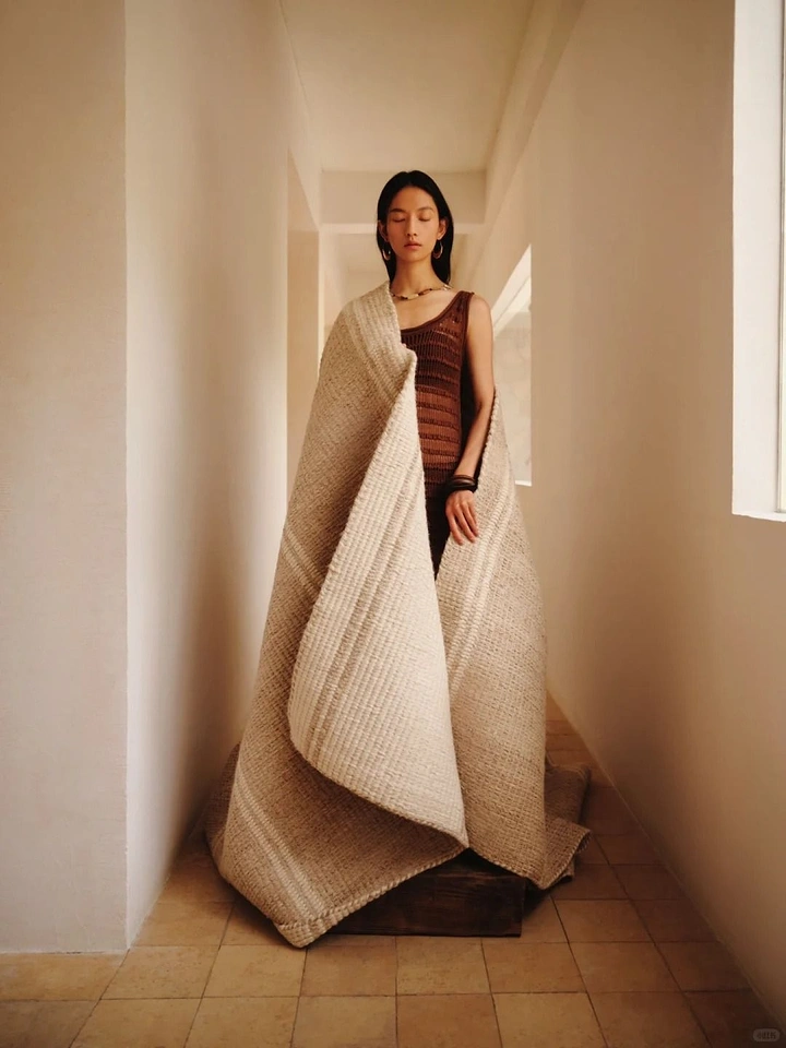 Rugs & Carpets creative ad: Rug unexpectedly becomes wearable fashion