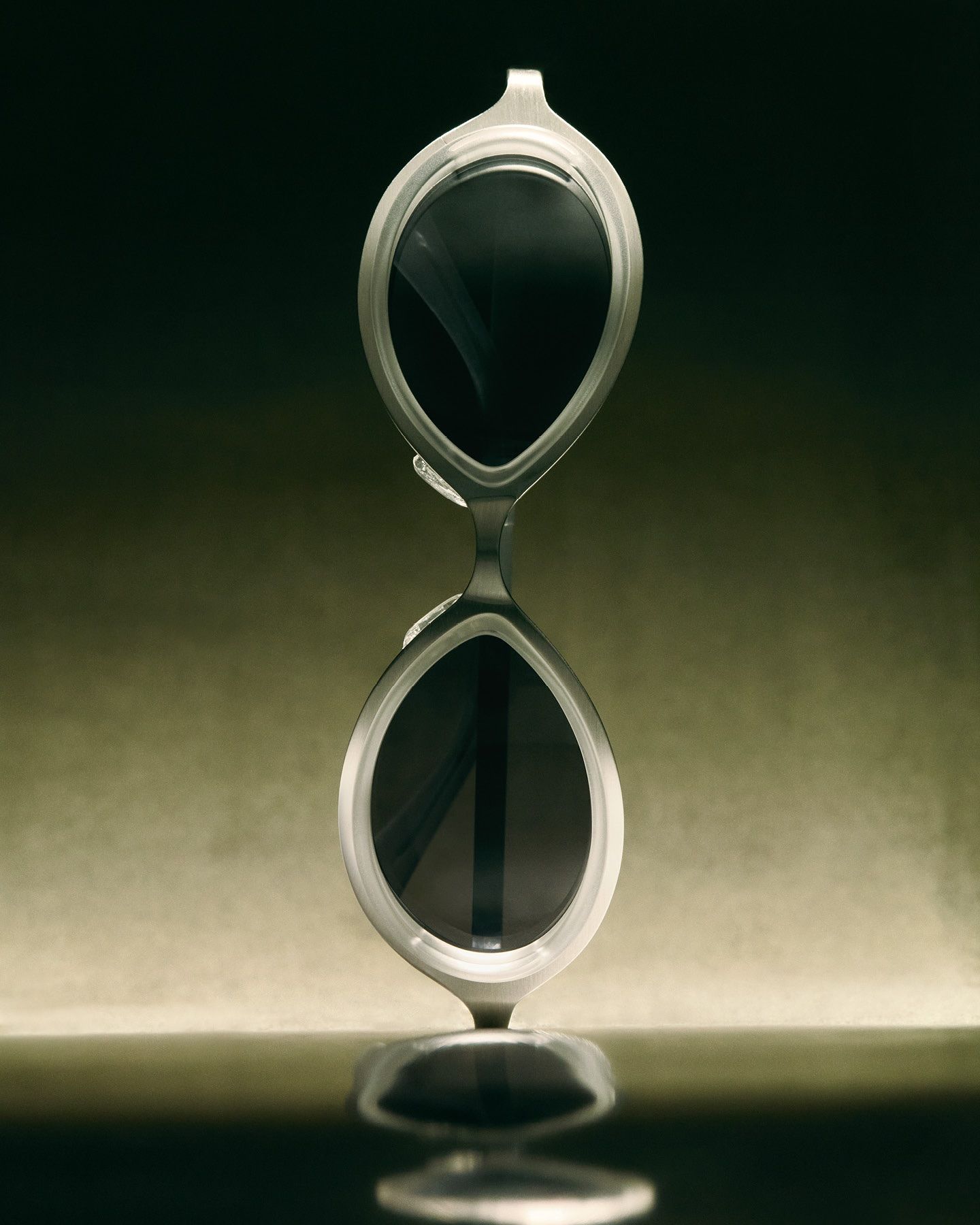 Instagram post: Sculptural mirror doubles the frames, slide 1