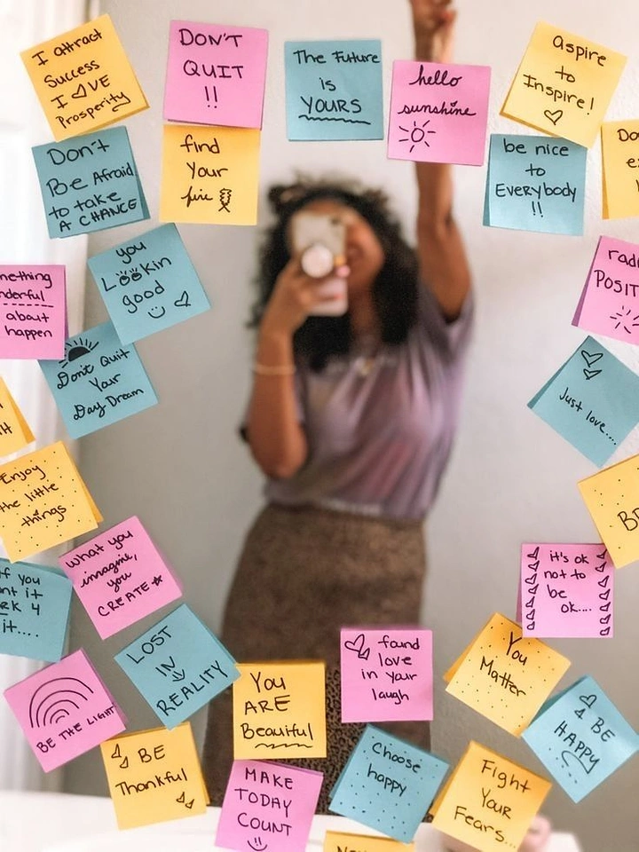 Life & Business Coaches creative ad: Sticky-note environment visualizes mindset coaching
