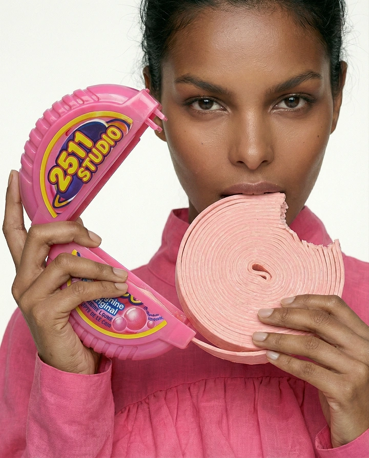 Chewing Gum & Mints creative ad: Product enlarged into playful prop