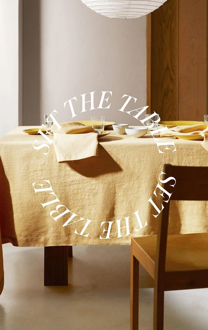 Tableware & Crockery creative ad: Circular type frames table setting