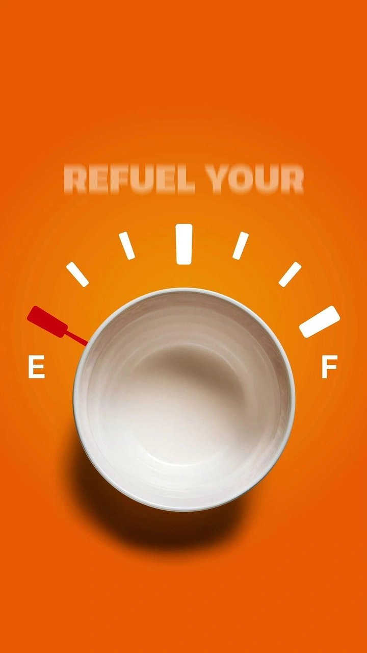 Cloud Kitchens & Food Trucks creative ad: Empty white bowl as the dial of a fuel gauge