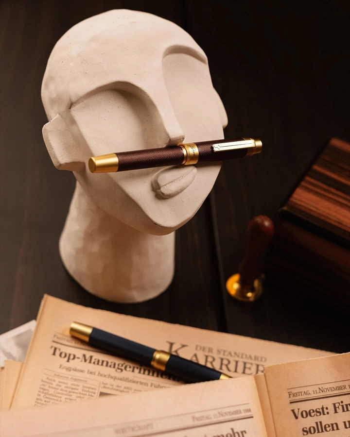 Pens & Writing Instruments creative ad: Memorable pen-as-mouth visual metaphor