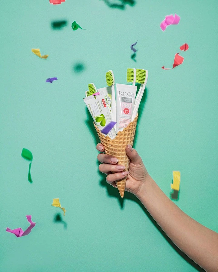 Toothpaste & Oral Care creative ad: Toothbrushes transformed into ice creams