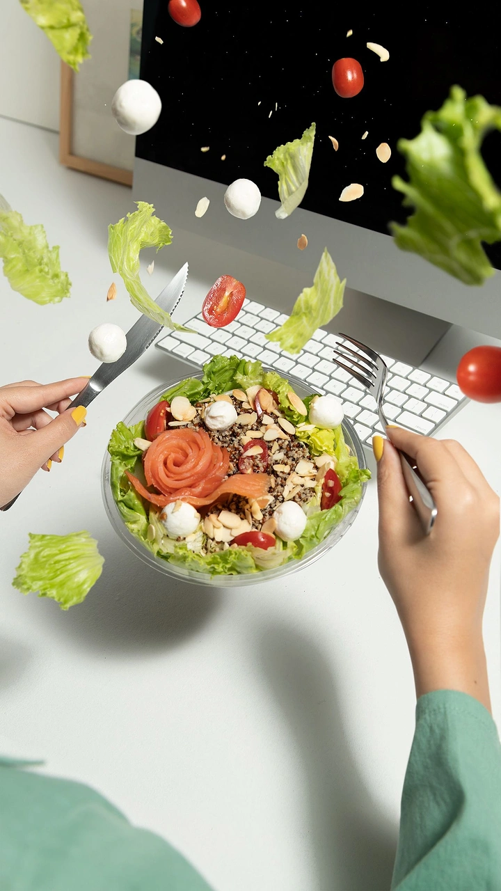 Salad Bars & Healthy Restaurants creative ad: Exploding ingredients create visual metaphor