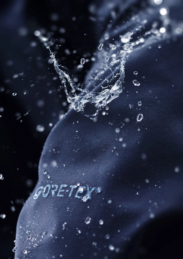 Waterproofing creative ad: Abstract splash turns fabric into sculpture