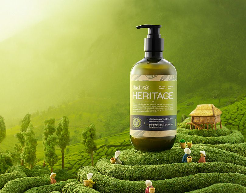 Banner: Shampoo pump bottle standing on miniature tea-terrace diorama