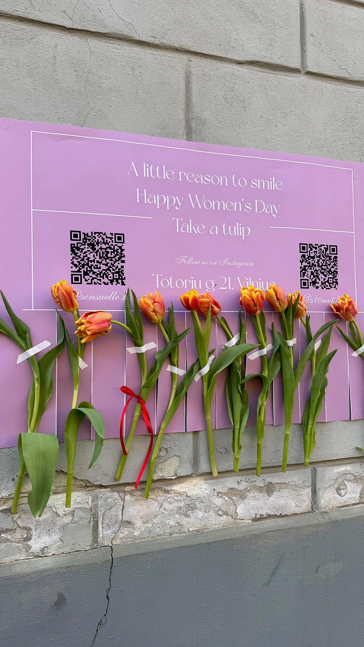 Florists creative ad: Real tulips as tear-off flyer tabs