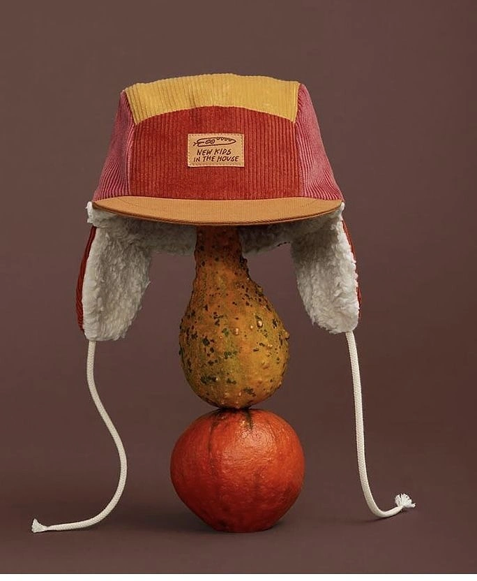 Hats & Caps creative ad: Hat becomes an unexpected surreal sculpture
