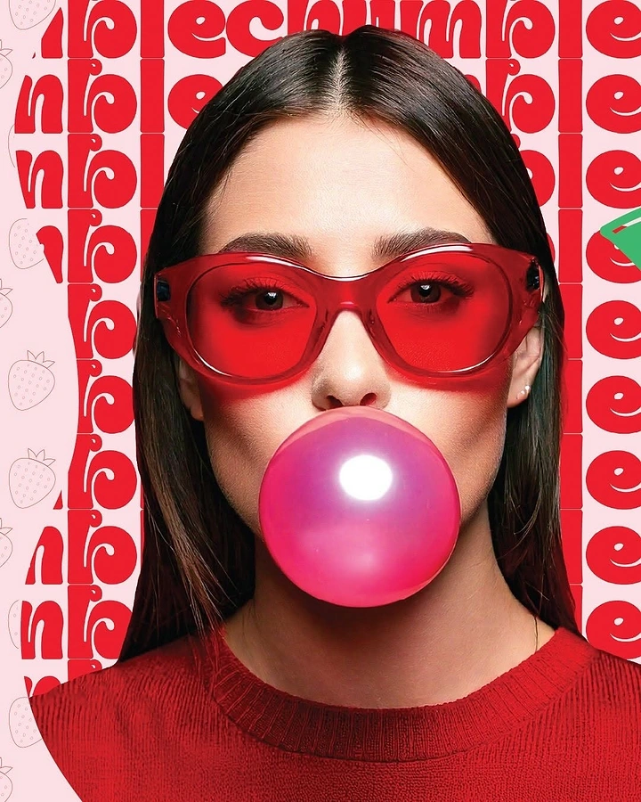 Chewing Gum & Mints creative ad: Bubble and typography form bold campaign
