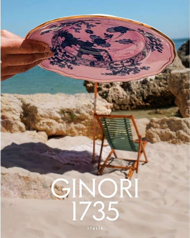 Tableware & Crockery creative ad: Plate becomes an unexpected beach parasol