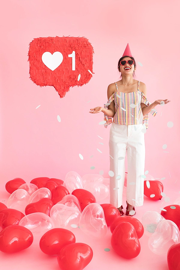 Balloon & Party Decorators creative ad: Like-count icon integrated into balloon scene