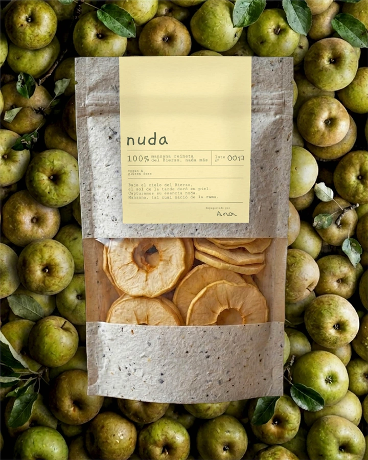 Organic & Farm Produce creative ad: Kraft stand-up pouch of dried apple rings on a bed of green apples