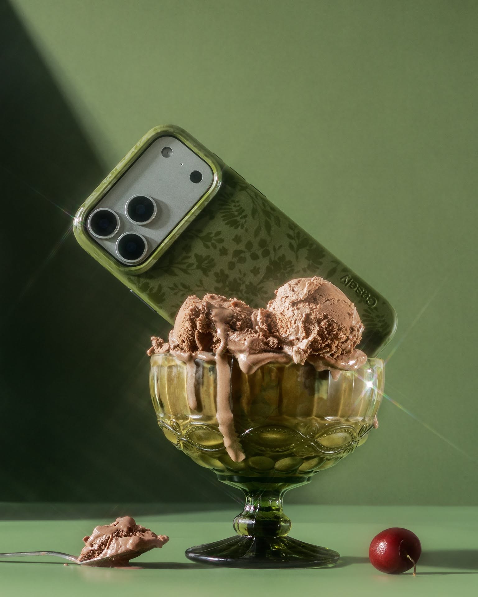 Instagram post: Case replaces dessert centerpiece