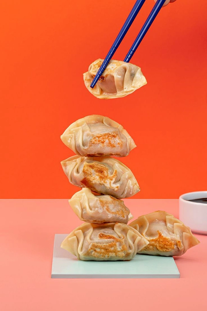 Chinese Restaurants creative ad: Floating dumplings create product drama
