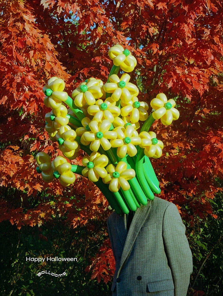 Balloon & Party Decorators creative ad: Halloween bouquet becomes a visual character