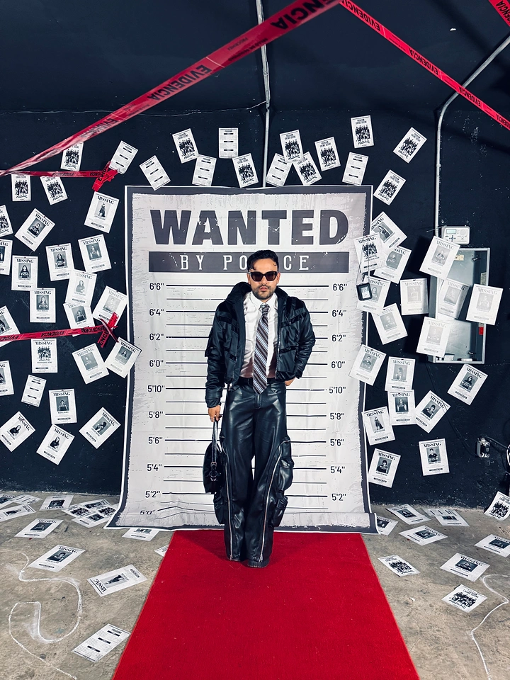 Escape Rooms creative ad: Wanted-poster escape narrative