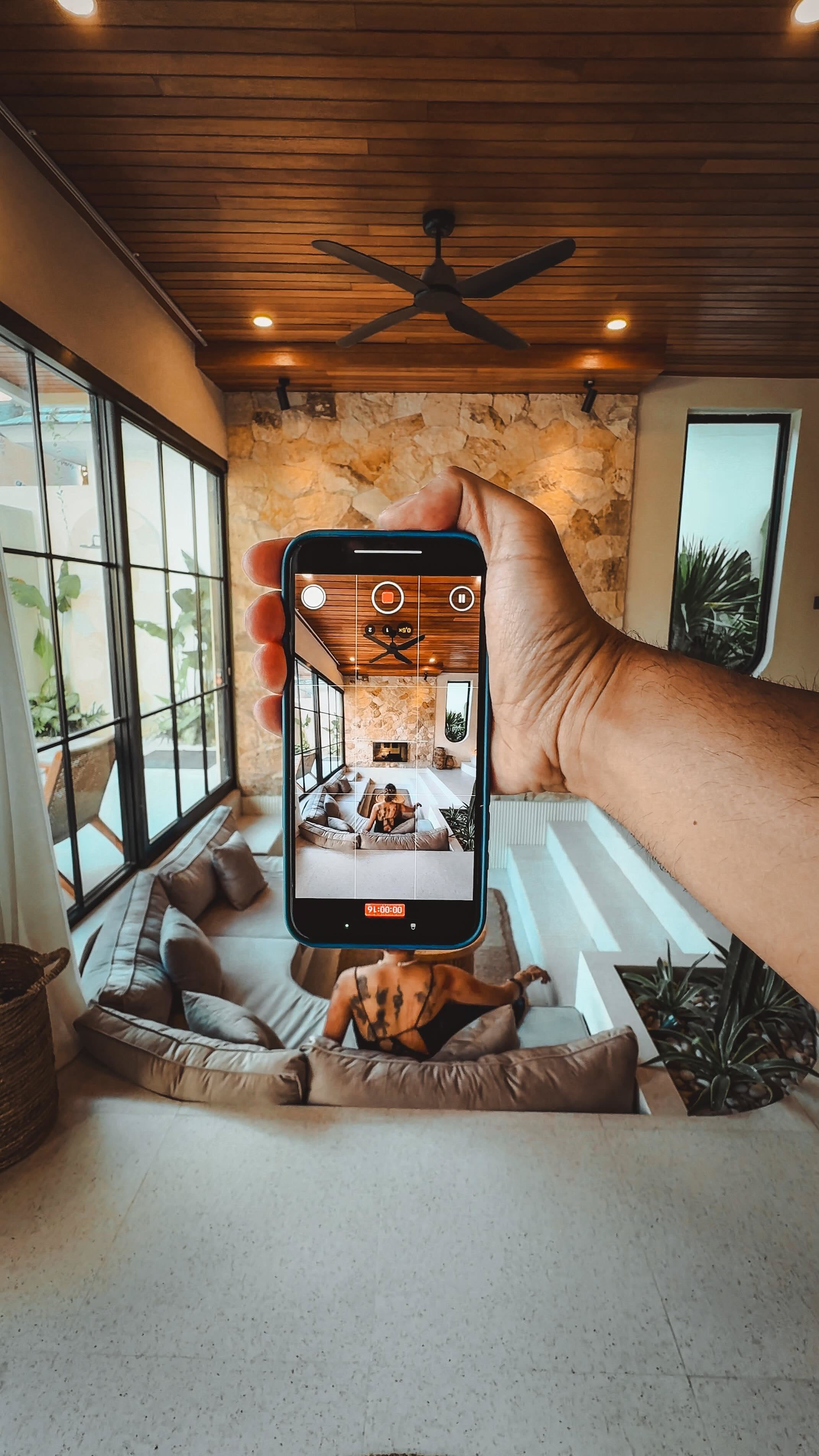 Story: Phone-in-room framing device