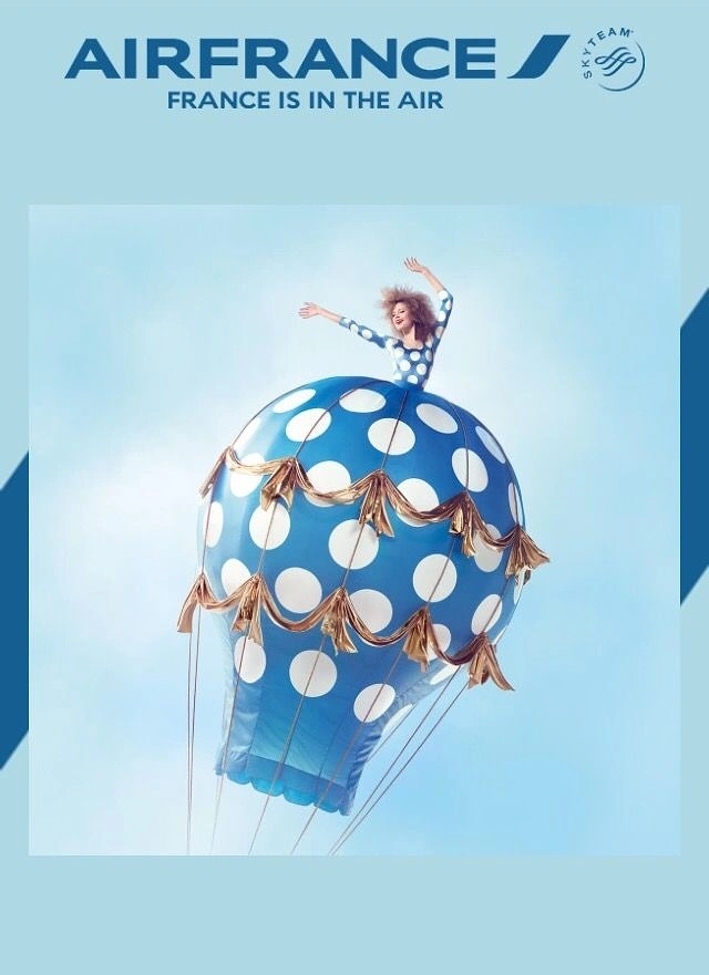 Airlines creative ad: Balloon turns airline brand into uplift
