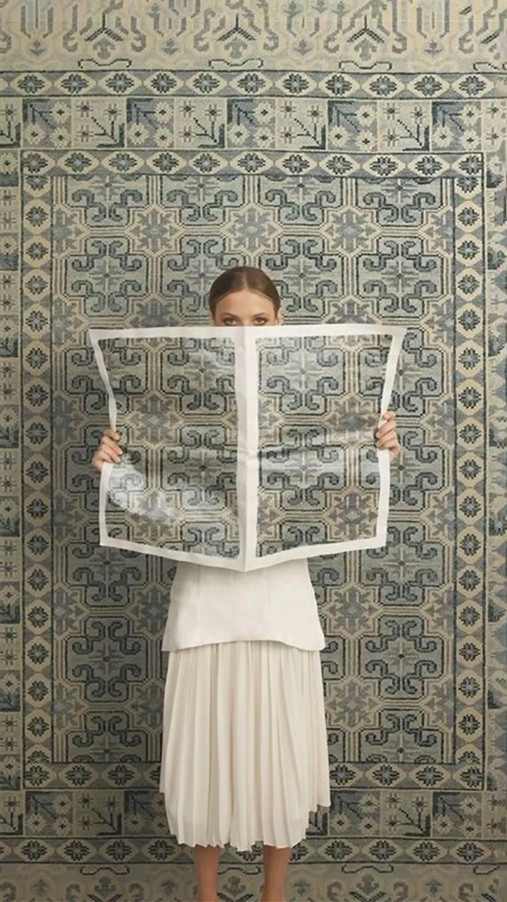 Rugs & Carpets creative ad: Rug framed as an oversized newspaper