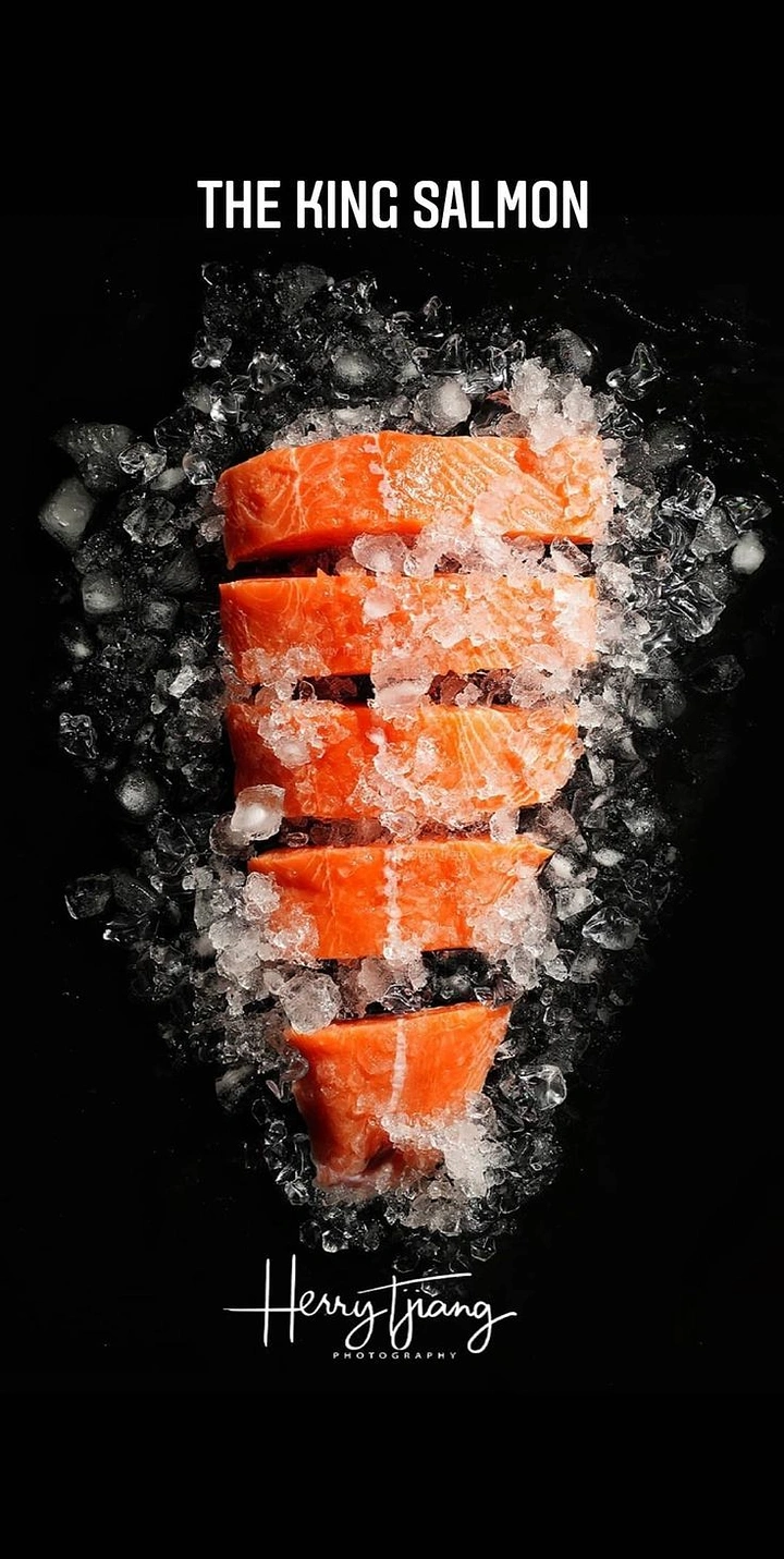 Seafood Restaurants creative ad: Salmon becomes a dramatic royal crown