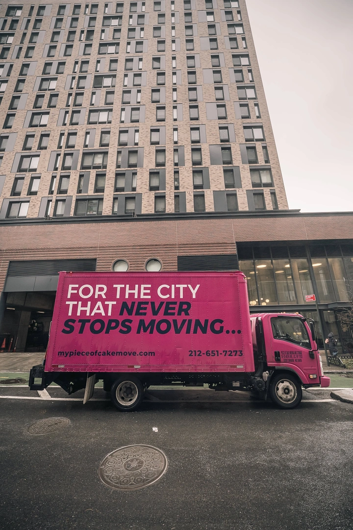 Movers & Packers creative ad: 'City that never stops moving' pun on truck