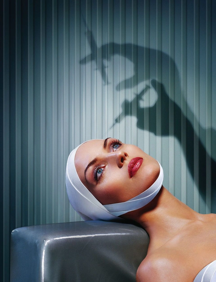 Plastic Surgery Clinics creative ad: Surgical shadow creates a striking concept