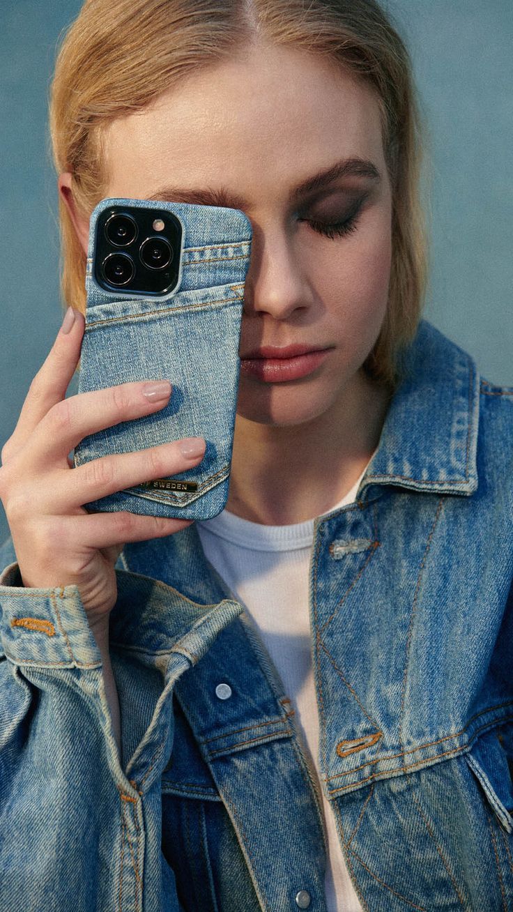 Story: Denim campaign copy reinforces case styling, slide 4