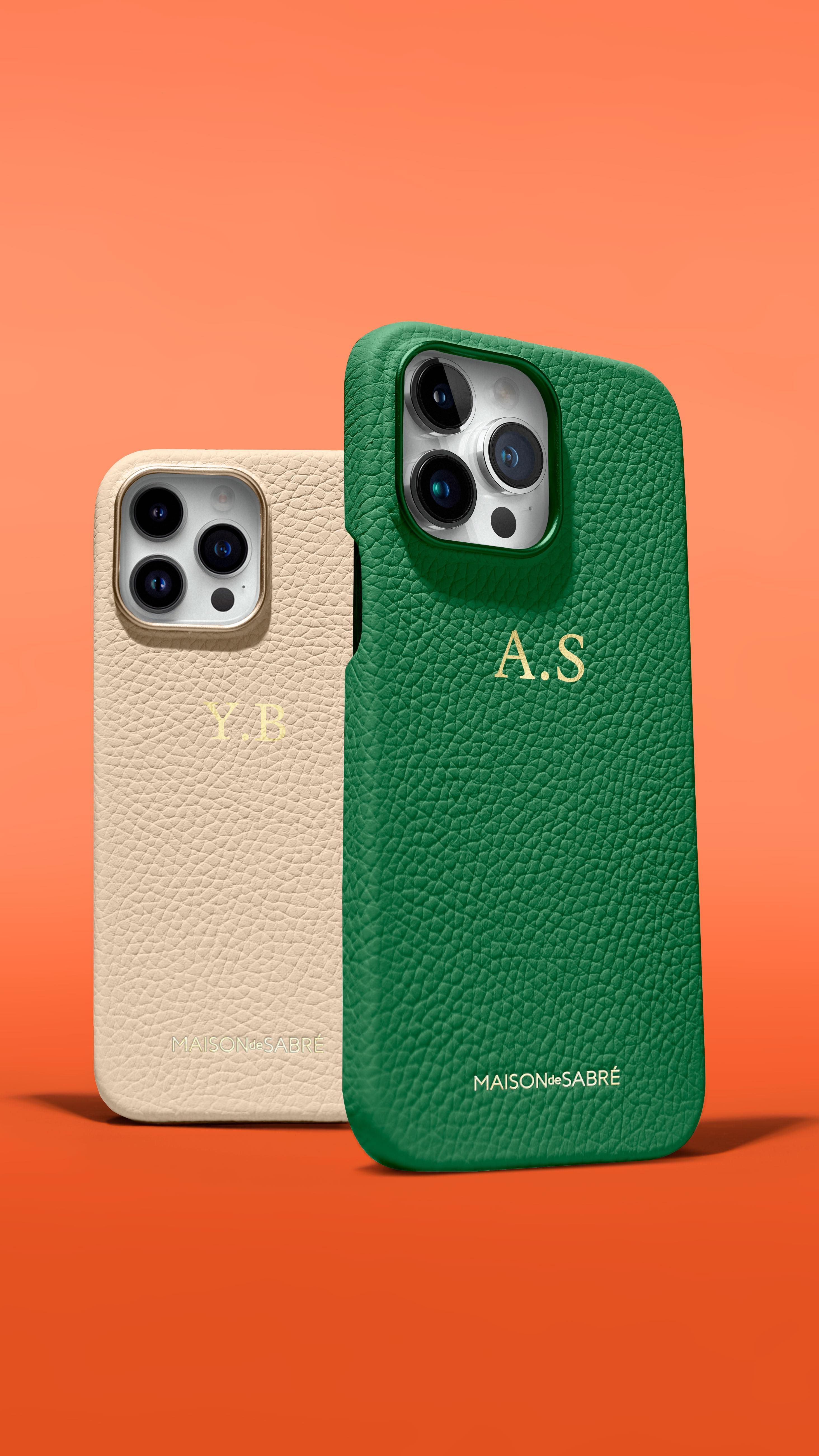Story: Premium monochrome product presentation