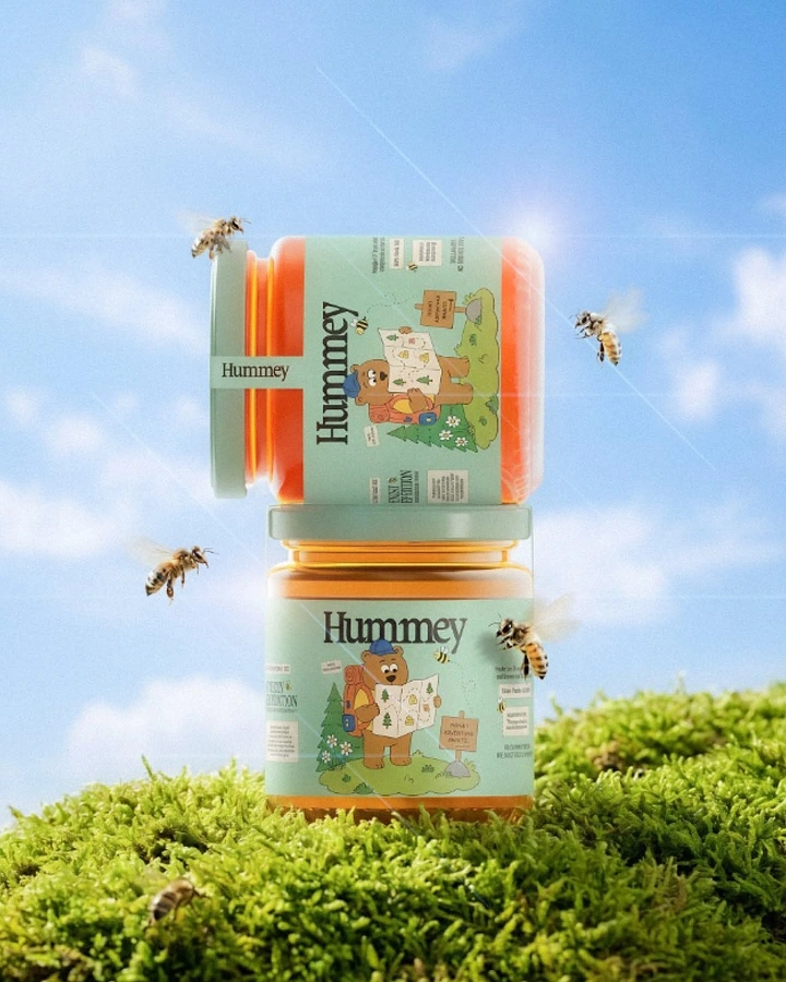 Honey Brands creative ad: Floating jars create playful scale