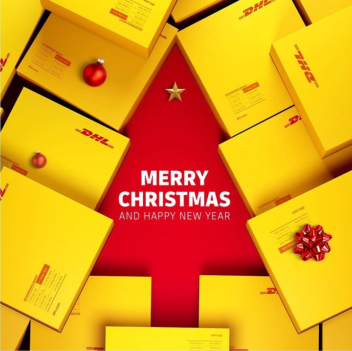 Christmas creative ad: Yellow shipping boxes arranged so the gap forms a red Christmas tree