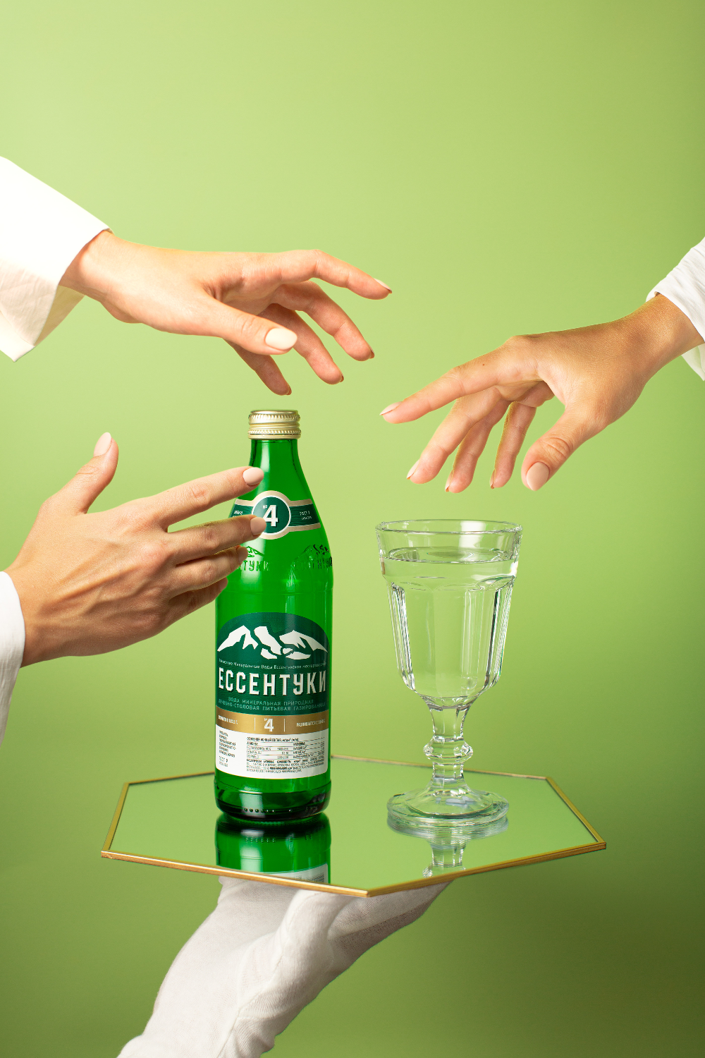 Story: Reaching hands create a hydration metaphor