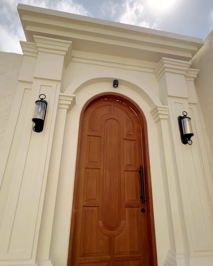 Instagram post: Doorway copy reinforces entry moment, slide 2