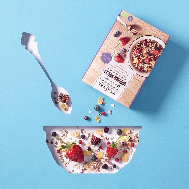 Breakfast Cereals & Oats creative ad: Unexpected overhead arrangement builds visual interest