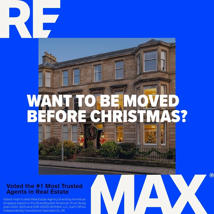 Christmas creative ad: 'Moved before Christmas' pun ties in real estate