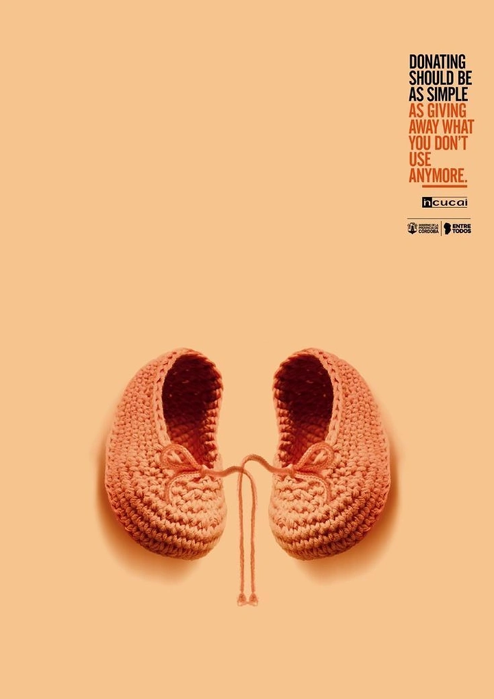 Nonprofit & Social Cause creative ad: Crocheted baby booties shaped like kidneys