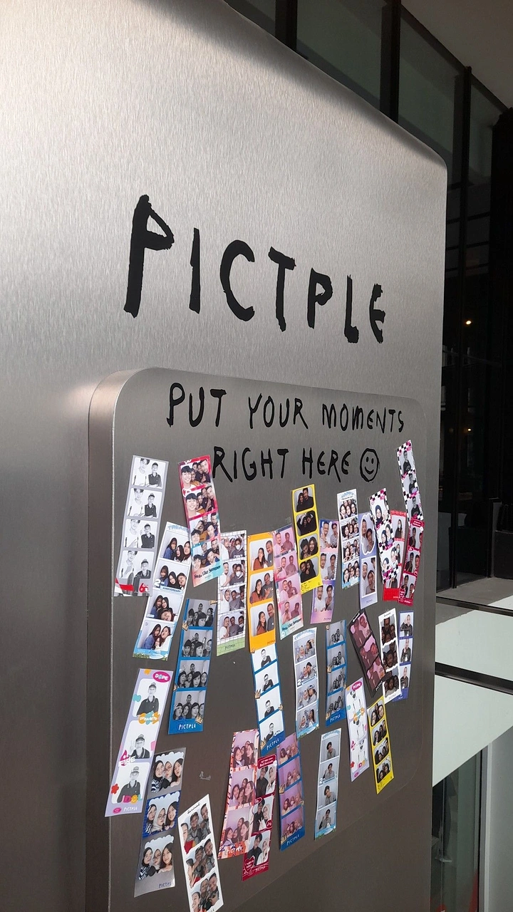 Photo Booth Rentals creative ad: Handwritten prompt creates memory archive