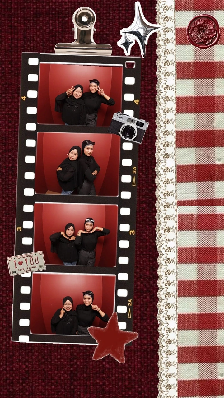 Photo Booth Rentals creative ad: Filmstrip becomes a hanging display