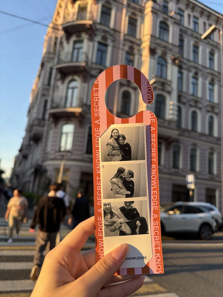 Photo Booth Rentals creative ad: Photo strip becomes street-level poster