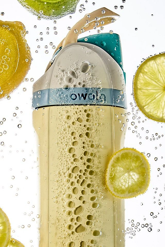 Tumblers, Flasks & Drinkware creative ad: Citrus splash creates refreshing metaphor