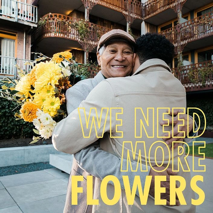 Florists creative ad: Warm hug moment sells flowers as emotion
