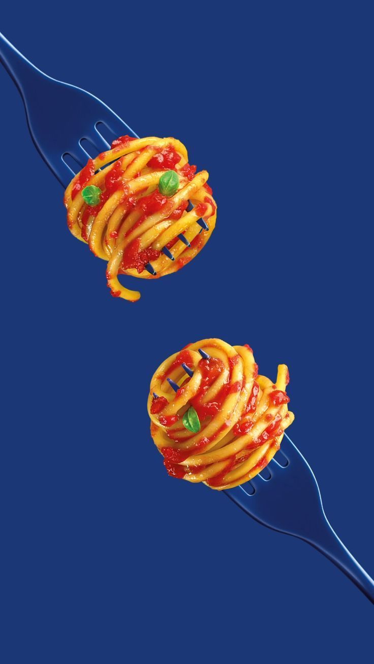 Story: Floating pasta spheres create unexpected composition