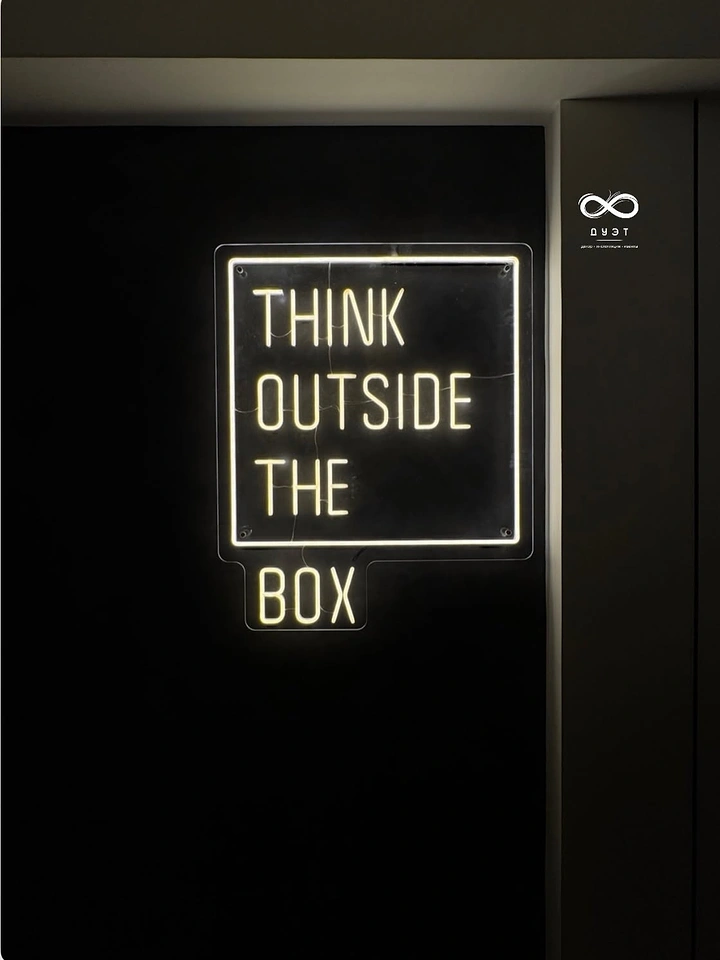 Signage & Sign Makers creative ad: Box-shaped sign makes witty visual pun