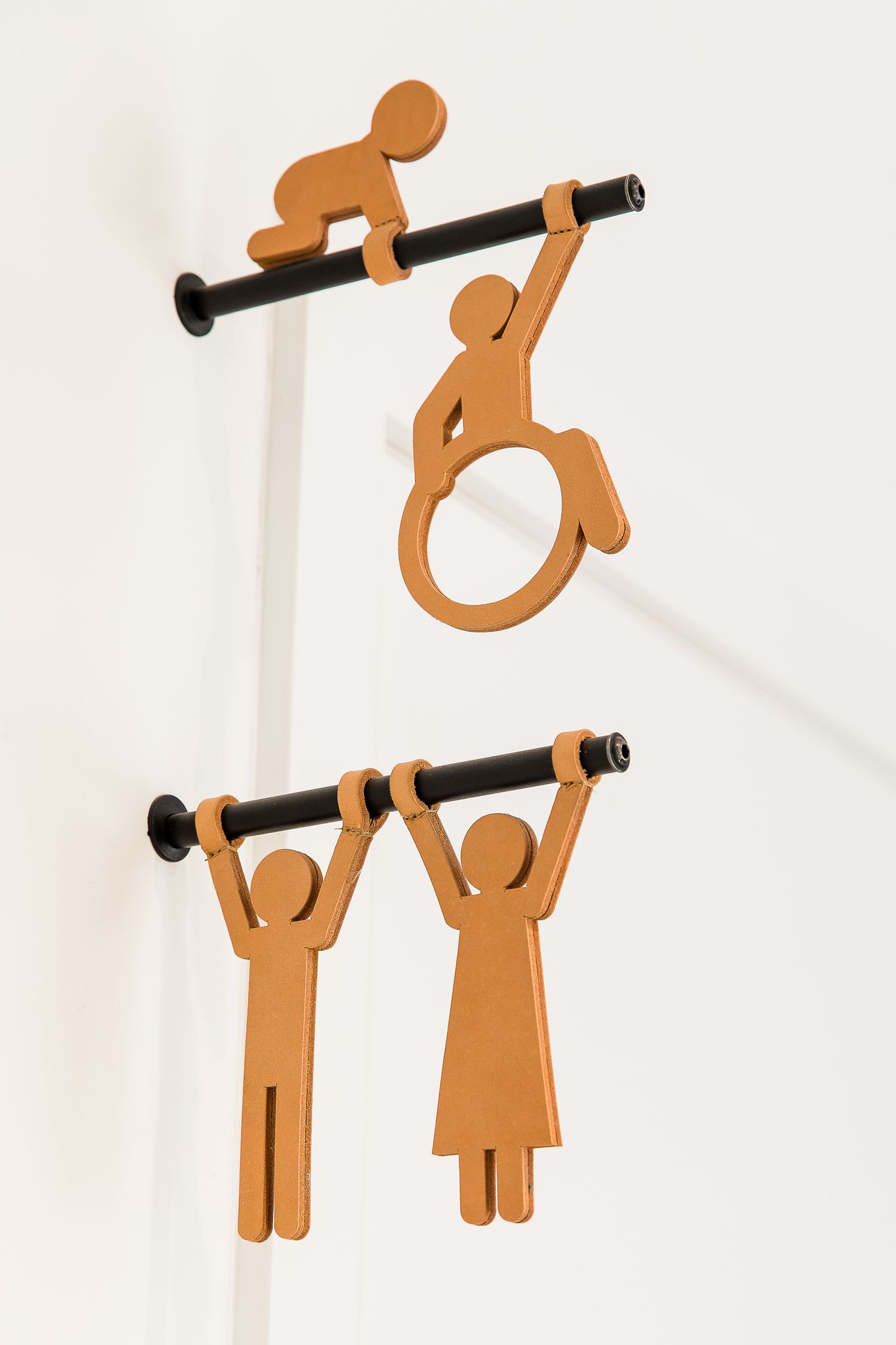 Story: Human pictograms become playful sign brackets